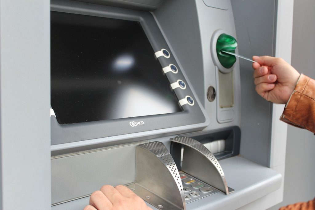 Megáll az ész: ATM-et kap a 13 lakosú Iborfa