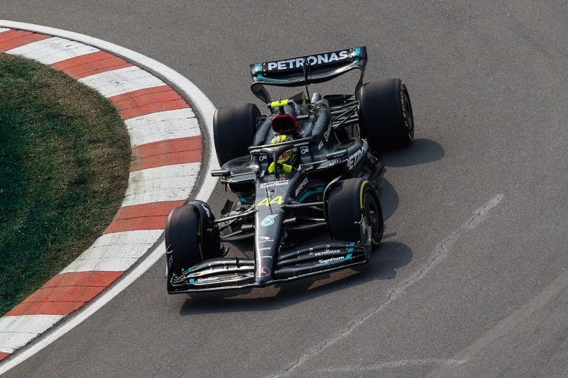 Hamilton a Kanadai Nagydíj második szabadedzésén is maga mögé utasította csapattársát/Fotó: Mercedes