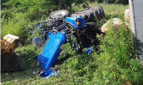 Kis híján két ember életét oltotta ki a gyilkos traktor/fotó: police.hu