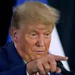 Trump nem jött ki jól a pengeváltásból Fotó: MTI/Charlie Neilbergall