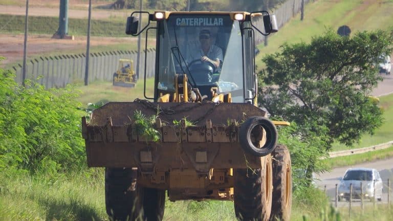 Arat az őszi munka: traktoros halt szörnyet az árokban