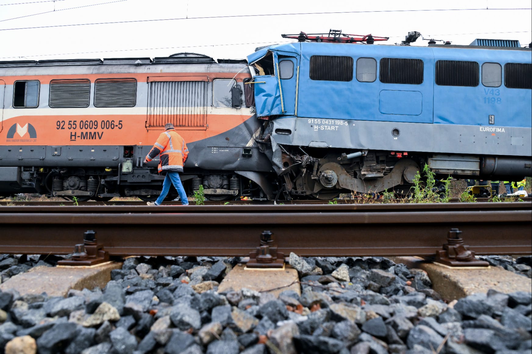Küzdenek az orvosok a vétlen mozdonyvezető életéért Fotó: MTI/Czeglédi Zsolt