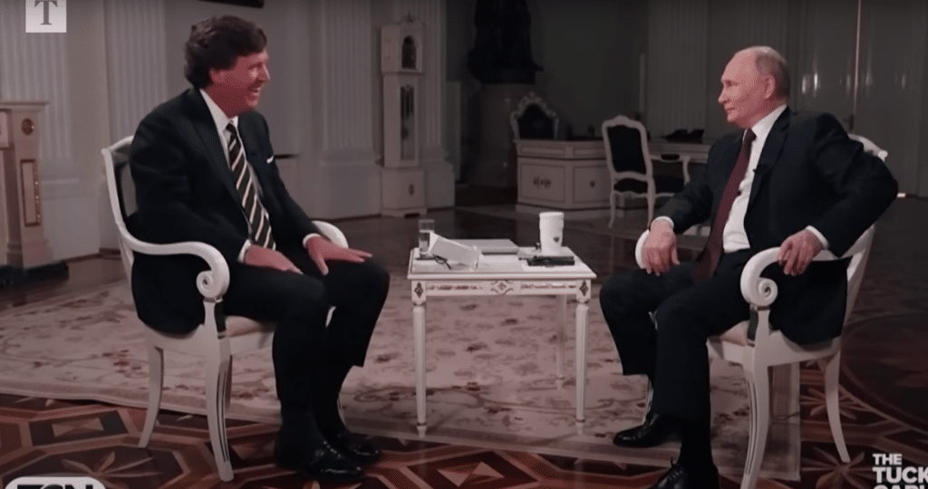 Kötelező tanagyag lett Putyin és Carlson interjúja