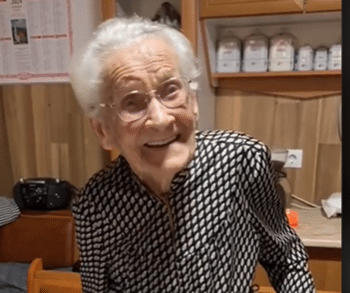 Juliska néni a 106. szülinapját koccintva ünnepelte VIDEÓ