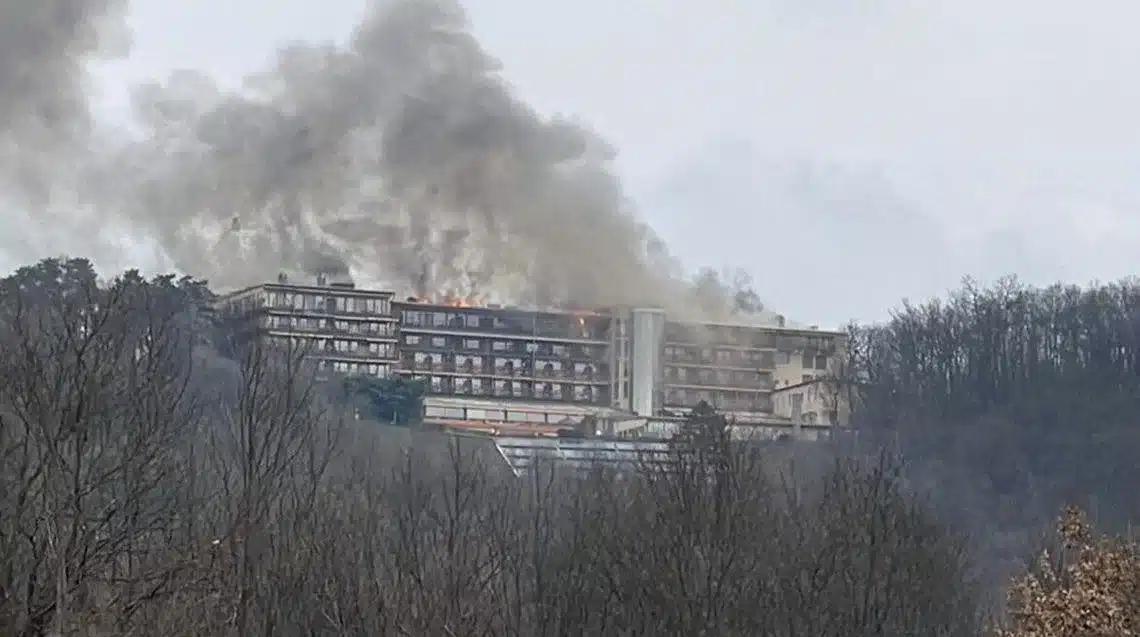 Kiégett a negyedik emelet, ki kellett menteni a vendégeket Fotó: Hotel Silvánus/Facebook