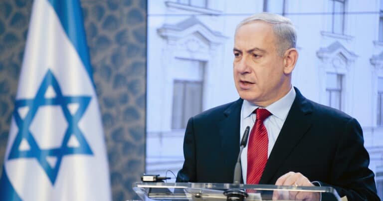 Mi köze van George Clooney nejének Netanjahu elfogatásához?