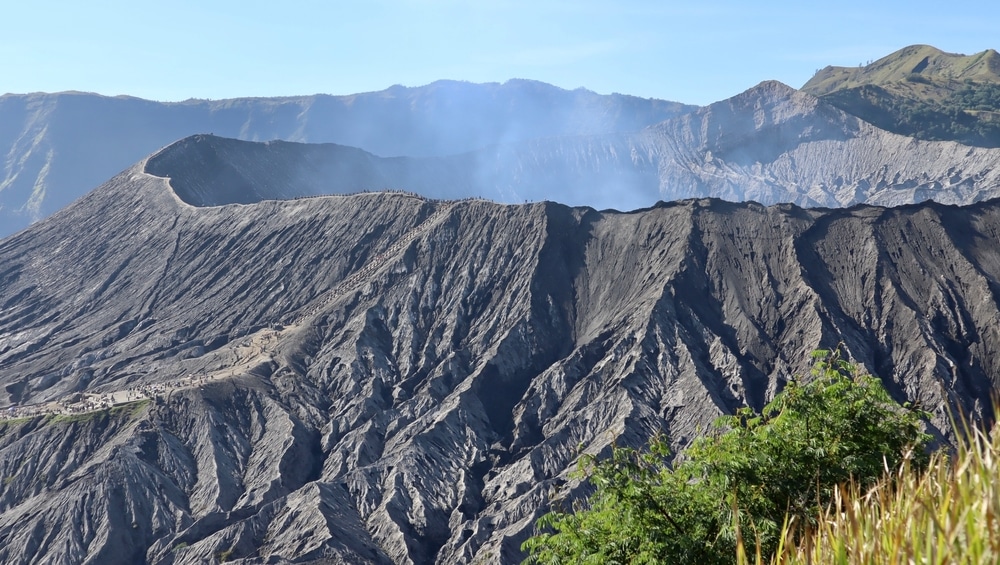 Gőzölgő vulkánba zuhant a szelfimániás turistalány