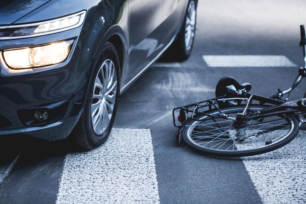 Felmentették a járdán biciklizőt halálba taszító asszonyt - VIDEÓ