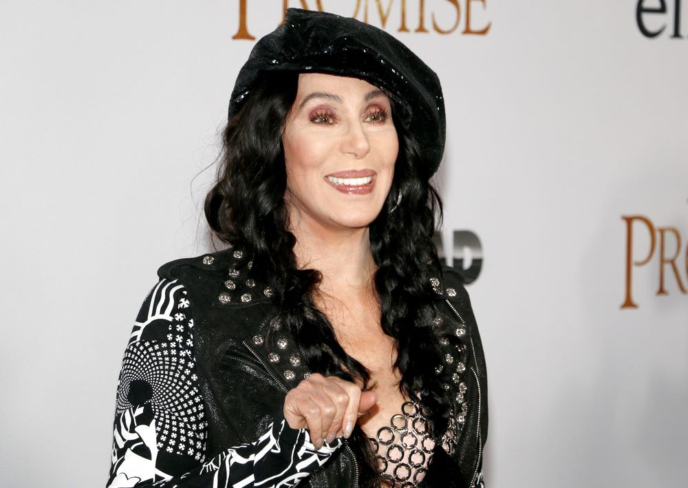 Cher nem tud halottakkal randizni