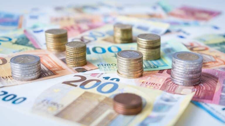 Letérdelt az euro a forint előtt, rohanjunk pénzt váltani