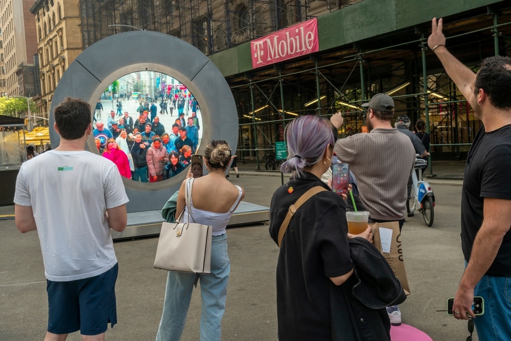 Taplók miatt zárták be a New York-Dublin virtuális kaput - VIDEÓ