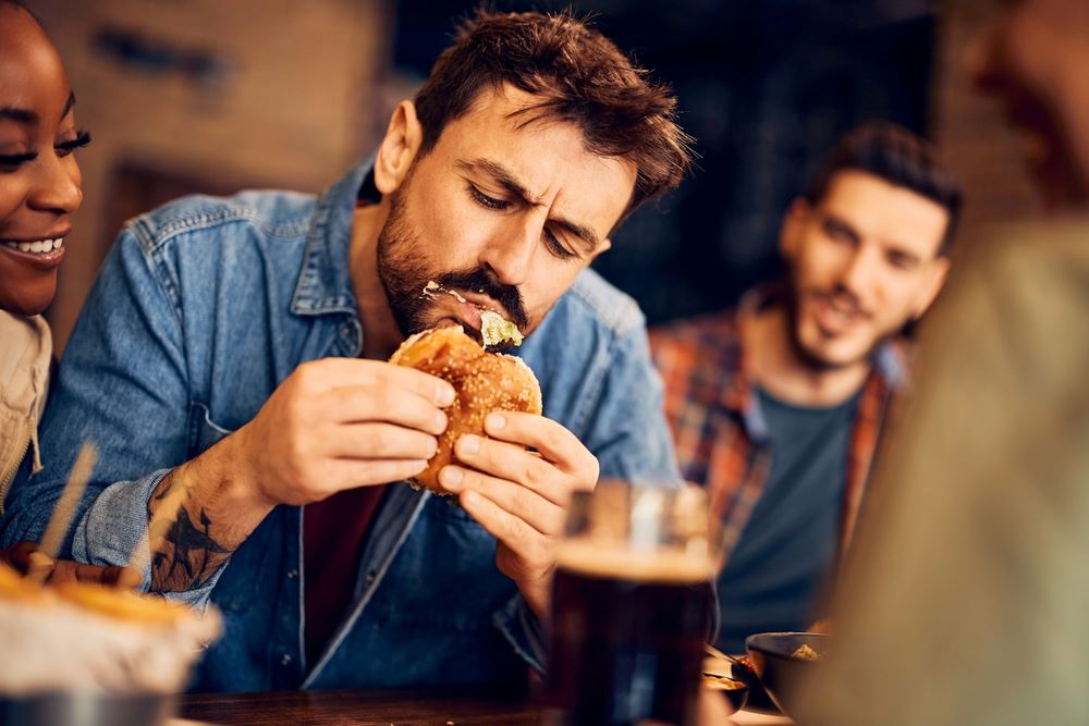 McDonald’s hamburgertől halt meg egy vendég - sok a beteg