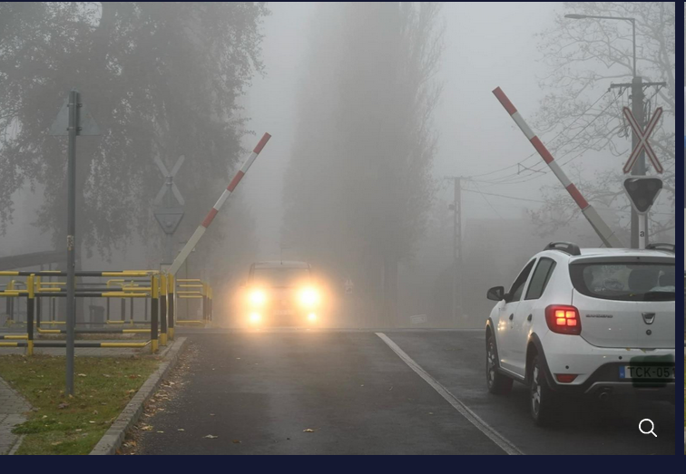 Ráengedte a MÁV a vonatot az autósokra Balatonfenyvesen