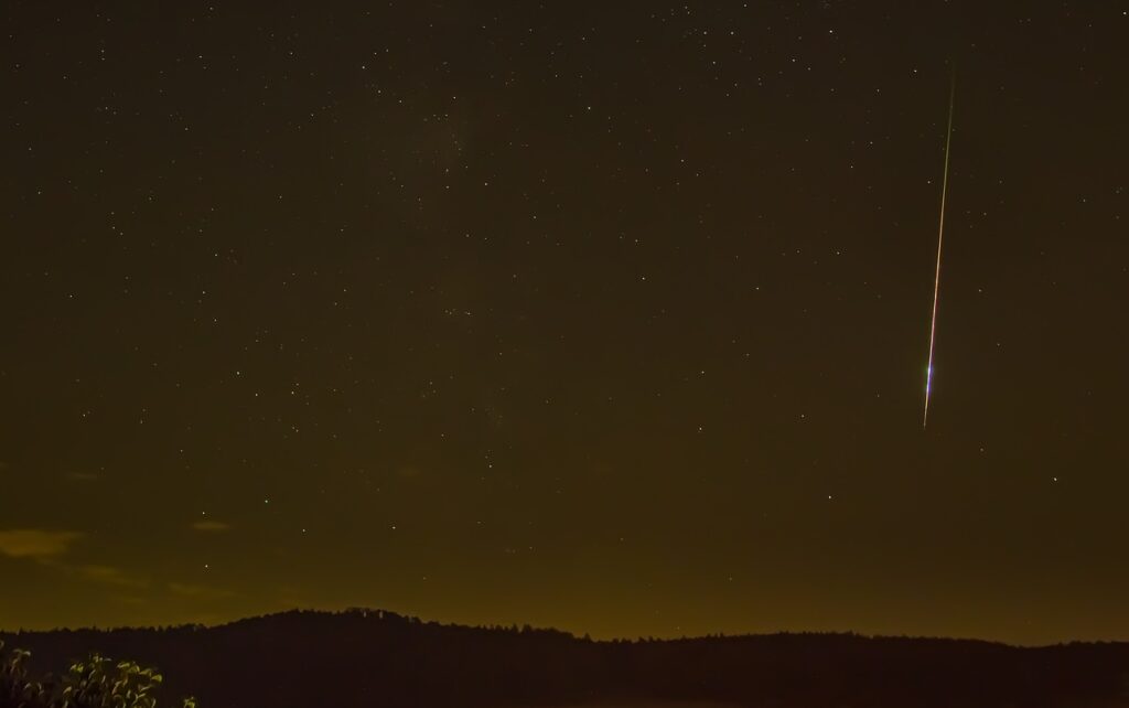 Meteor csapódott egy családi ház kertjébe - VIDEÓ