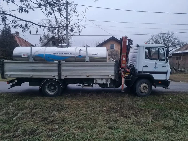 Őrjöngenek Pilisen, fejenként csak 3 liter vizet kapnak naponta