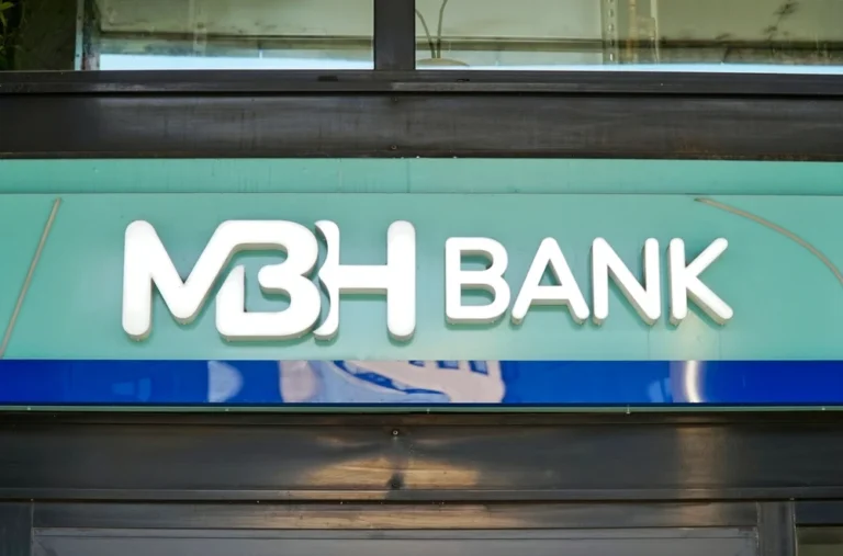 Leáll 3 napra az egyik legnagyobb hazai bank