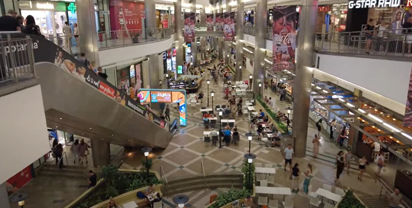 Fotó: WestEnd pláza / YouTube képernyőkép (Bobby_the_Walker)