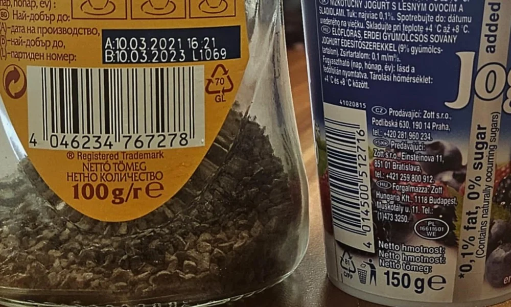 e betű a csomagoláson