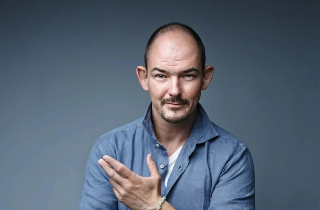 Orosz Ákos: „A színpadon találom meg az igazi jelenlétet”