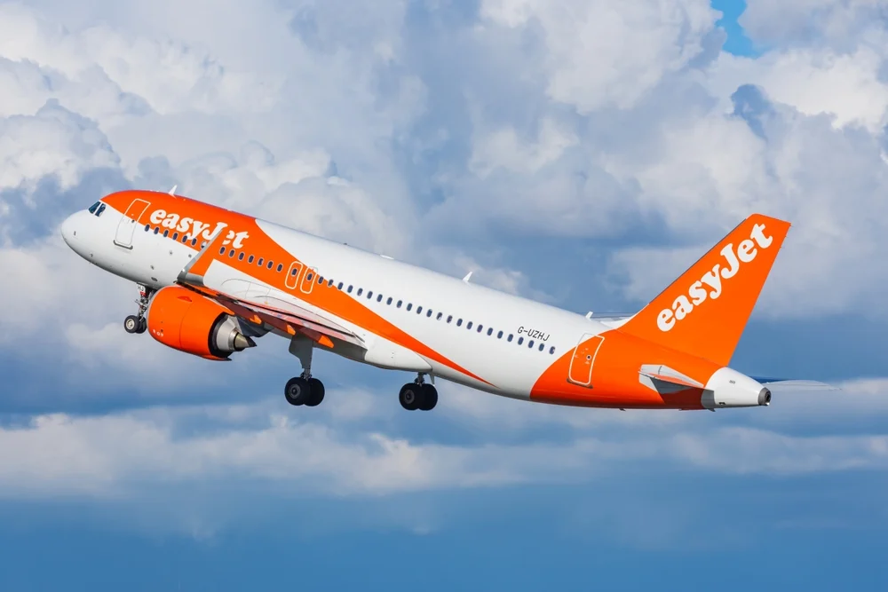 Ocsmánykodó utas miatt kellett leszállnia az EasyJet járatának