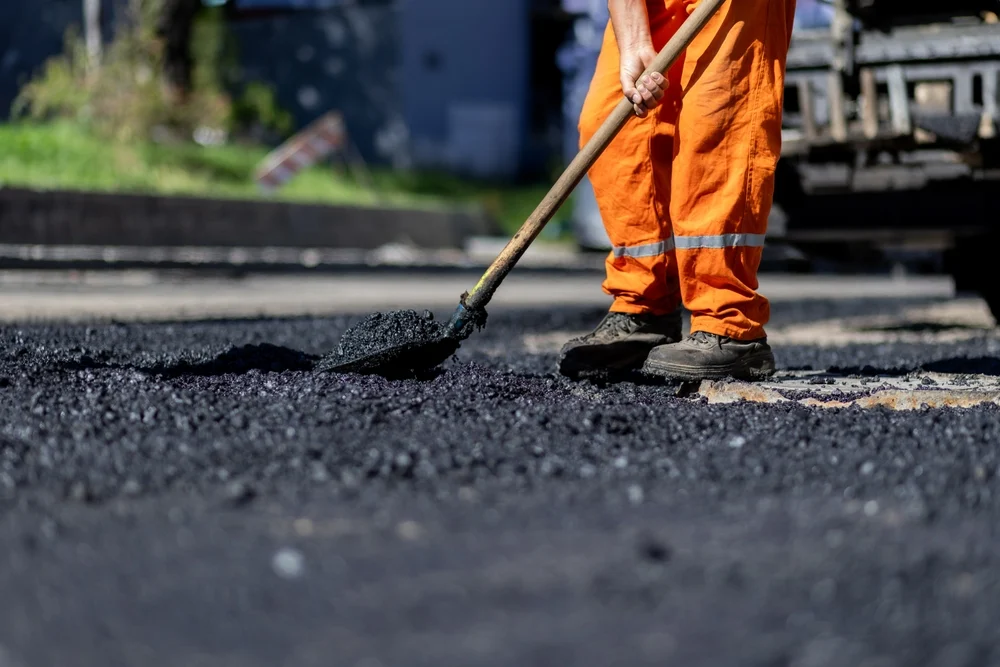Indul az egy hónapos káosz a Kozma utcai temetőnél