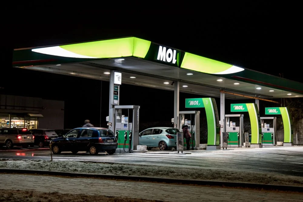 A MOL ködágyúkat telepít a benzinkúti rablók ellen