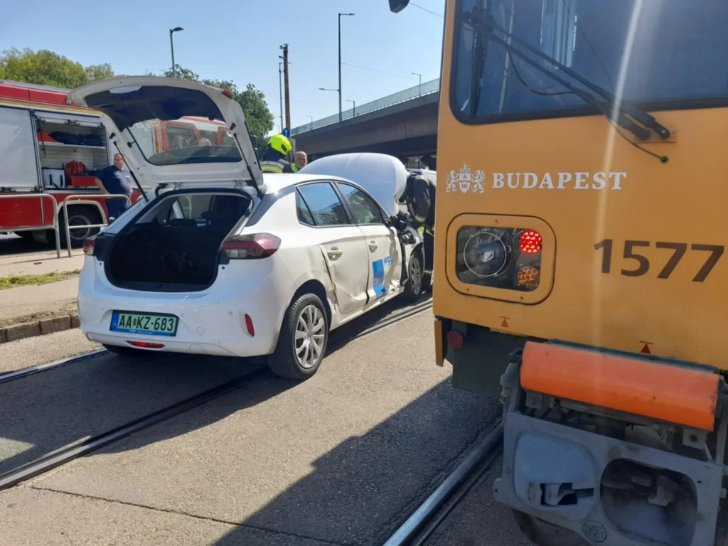Sokkoló villamosbaleset történt a Rákóczi hídnál