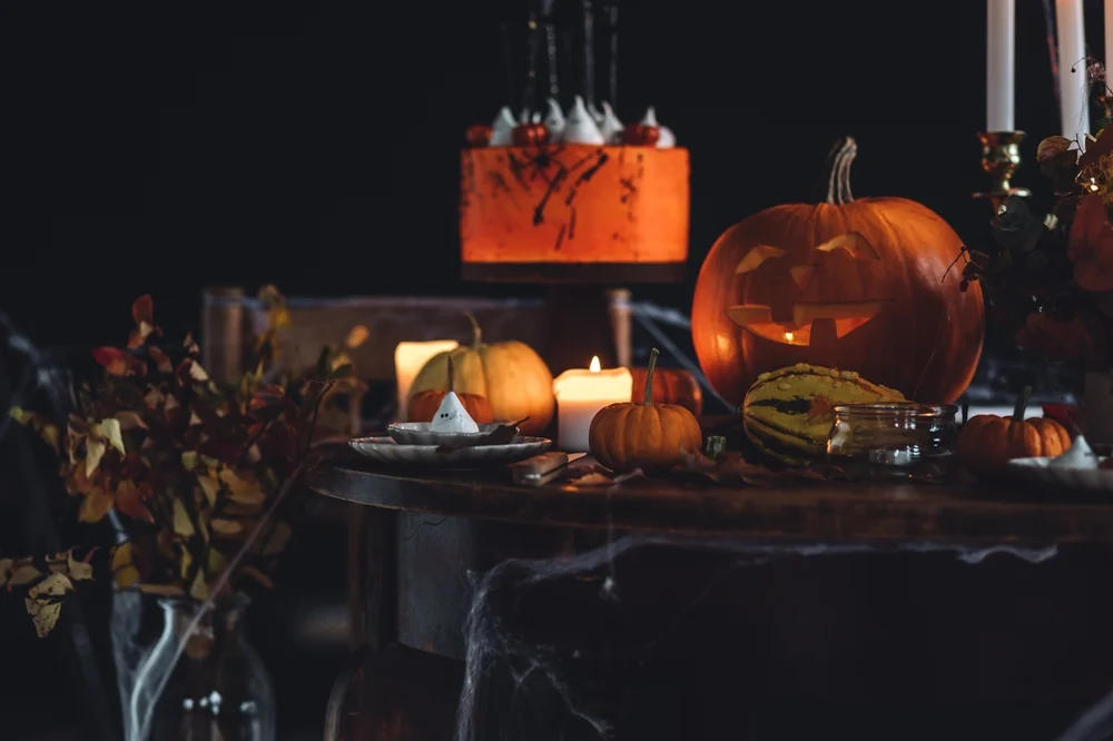 Az üres ház meghívó a démonoknak – Frabato Halloween-i figyelmeztetése