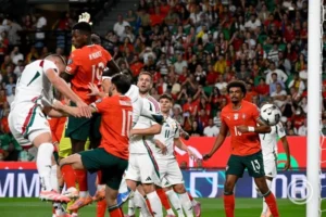 Szalai Attila gólt fejel / MTI Szigetváry Zsolt