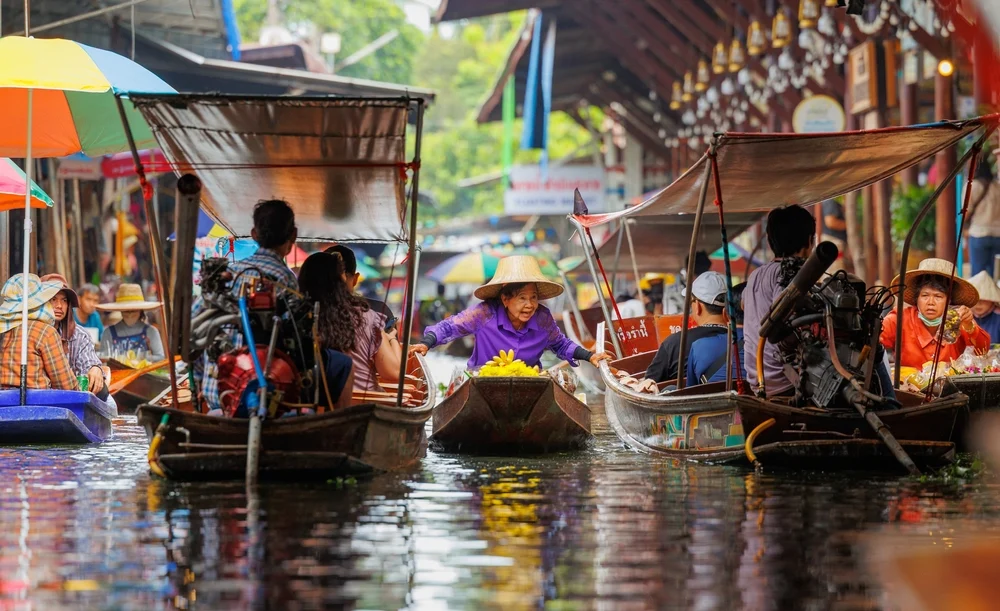 Figyelem Thaiföld turistái: jön a gyász!