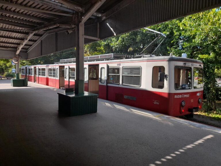 A fogaskerekű városmajori végállomása (Fotó: Wolf Géza)